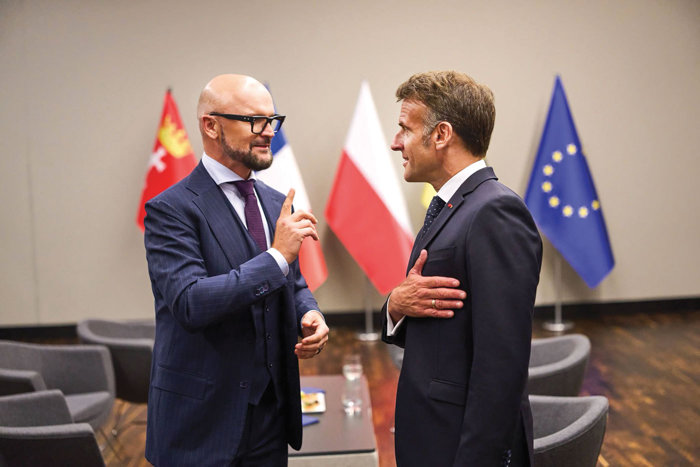 Când oamenii de afaceri devin ambasadori de business şi economici