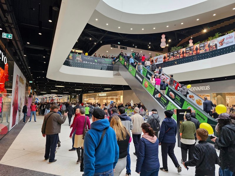 Când sunt deschise mall-urile de Paște. Orarul complet pentru București