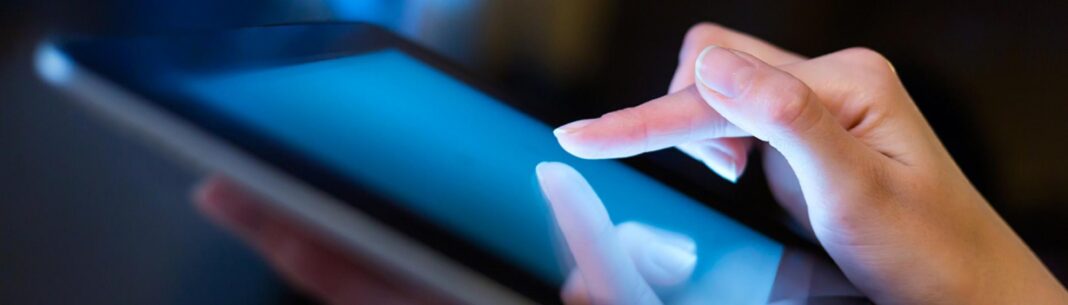 Capcane digitale de Paște: autoritățile avertizează asupra exploziei fraudelor online