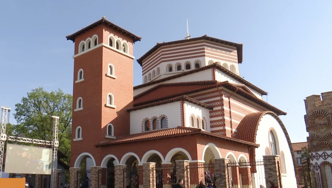 Capul Sfântului Gheorghe – adus, miercuri, în România de la Sfântul Munte la Mănăstirea Pantocrator din Teleorman