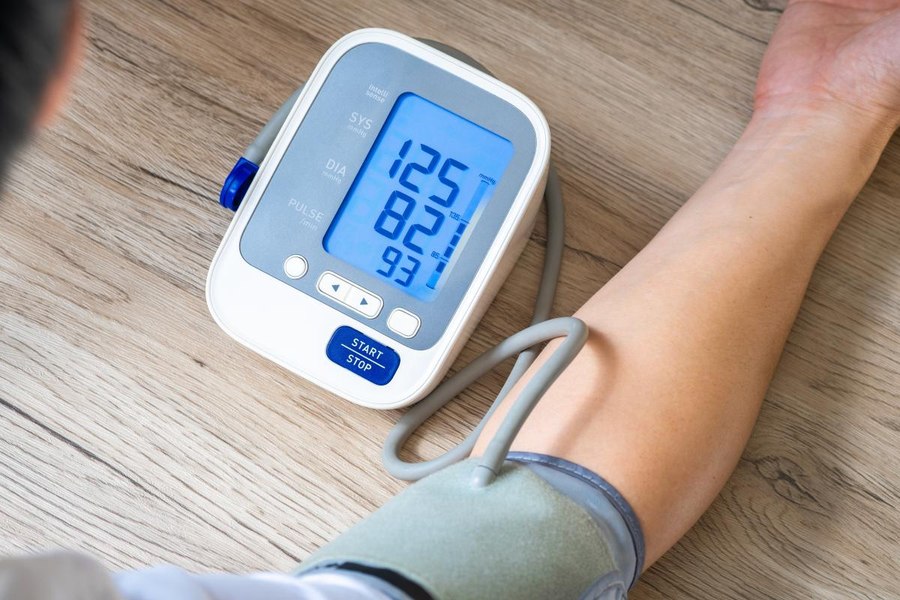 Cardiologul spune ce se întâmplă cu tensiunea arterială în perioadele de stres intens: „Corpul rămâne în stare de luptă sau fugă”