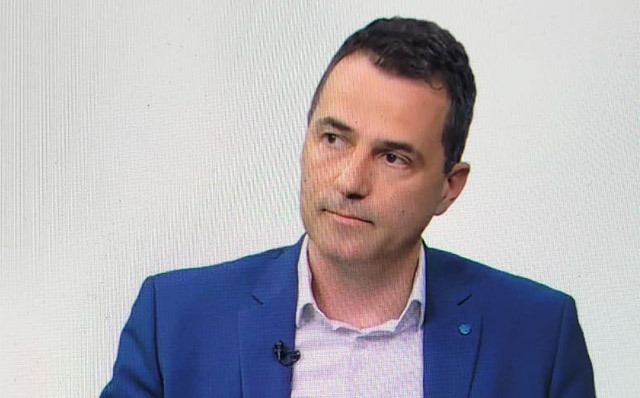 Cât afectează scandalul politic pieţele şi economia Dar războiul din Golf?