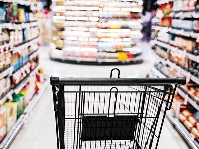 Cât cântăresc conservele, bulionul şi sucurile din fructe aduse din import în balanţa comercială: minus 500 mil. euro, dublu faţă de acum zece ani. România are un sezon mai scurt de producţie şi mai puţine spaţii acoperite faţă de Turcia, Grecia sau Spania, iar polonezii au investit şi ei puternic în sere şi solarii