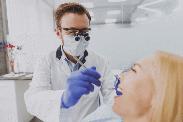 Ce este lupa dentară și de ce contează în cabinetul tău?