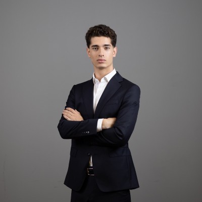 Ce înseamnă viaţa de student peste hotare, dincolo de o universitate de renume trecută în CV? „Dificultăţile din viaţa de student în afară ţin de adaptare şi autonomie, nu de partea academică”