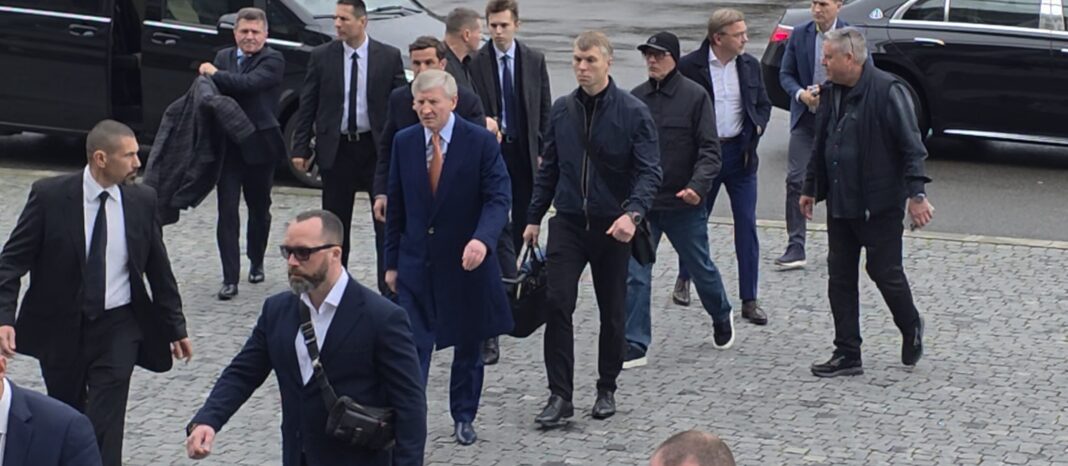 Cel mai bogat ucrainean, Rinat Ahmetov, a venit în România să-și ia rămas bun de la Mircea Lucescu