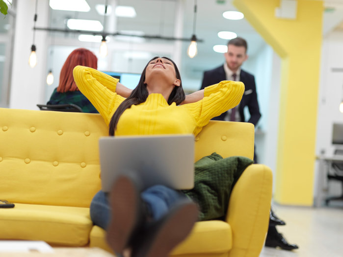 Cele 16 ore care decid productivitatea. Ce contează mai mult, ce faci la muncă sau ce faci după ce ieşi de la program?