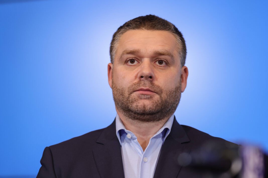 Ciprian Ciucu: Nu cred că partidul nostru își va trăda liderul. Scenarii după moțiunea de cenzură