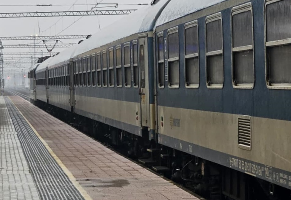 Circulația feroviară între Timișoara și Arad va suspendată în iunie / Pasagerii vor fi transportați cu autocare