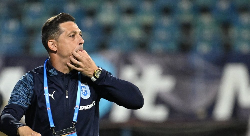 Clubul la care s-a dus Mirel Rădoi stă pe o bombă cu ceas. Fostul antrenor a dat cărțile pe față