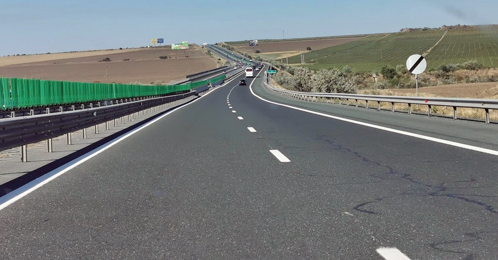 Compania de drumuri a scos la licitaţie supervizarea proiectării şi execuţiei lotului 1b Miercurea Nirajului-Sărăţeni de pe A8 / Costul este estimat la 55 milioane lei
