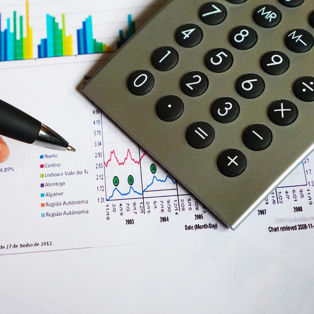 Consiliul Fiscal: Instabilitatea politică și deficitul ridicat pot împinge România spre costuri de finanțare tot mai mari