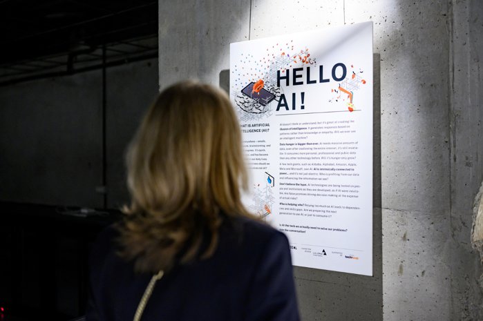 Cum îţi influenţează inteligenţa artificială viaţa, relaţiile şi deciziile? Poţi afla în cadrul unei expoziţii interactive de AI şi tehnologie