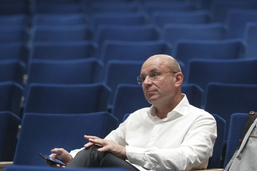 Curtea de Apel București a suspendat și decizia CNA de a închide postul de radio Gold FM, al lui Cozmin Gușă