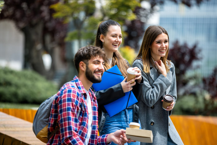 Dacă eşti încă student, de anul următor poţi merge în Regatul Unit prin programul Erasmus+