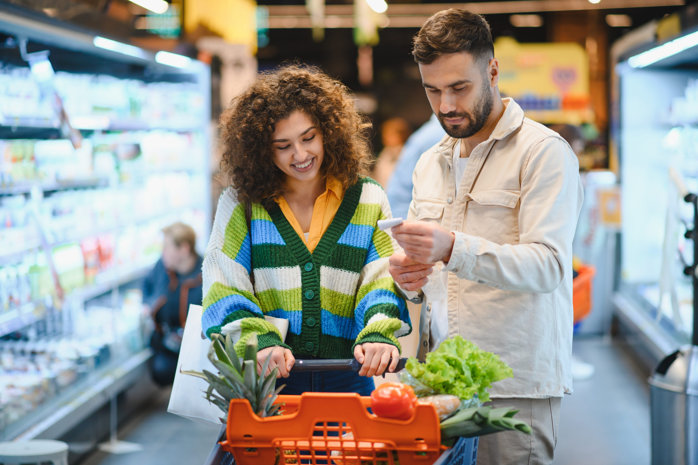 De ce ajungem să cumpărăm produse care nu ne sunt necesare: cum poţi face achiziţii care să nu îţi scape bugetul de sub control