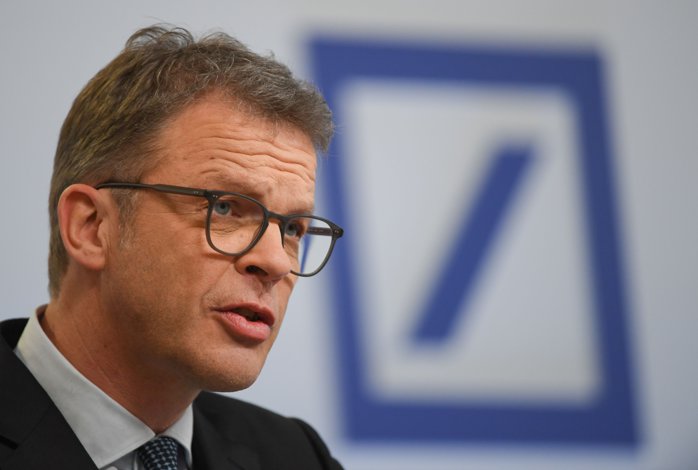 De la criză la milioane: Cum şeful Deutsche Bank a pariat pe propria bancă, şi-a investit salariul lună de lună şi a transformat un gest de încredere într-o avere de peste 40 de milioane de euro, pe fondul unei reveniri spectaculoase a acţiunilor
