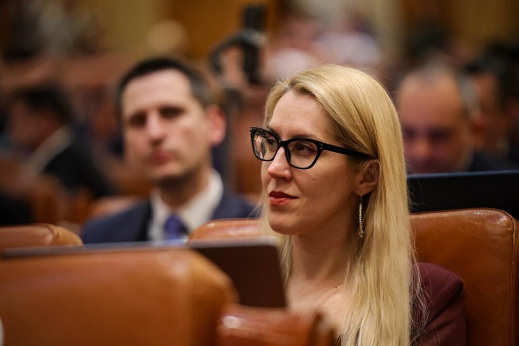 Deputata Oana Murariu: Medicii specialiști, obligați să participe alături de legiști la analizarea cazurilor