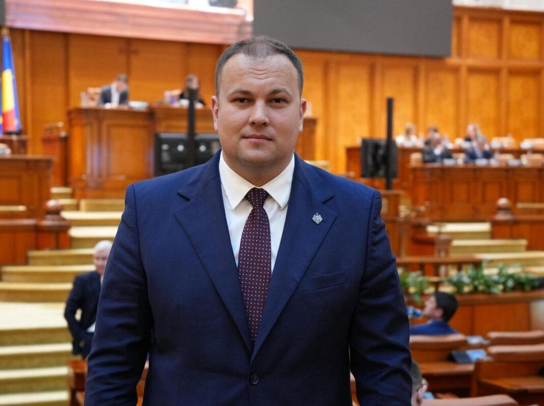 Deputatul Octavian Oprea (PNL): PSD minte cum respiră. Șefii de agenții au rămas bine ancorați în funcții. PSD spune că pleacă, dar își lasă oamenii în punctele-cheie, acolo unde se decid bani, contracte și proiecte importante