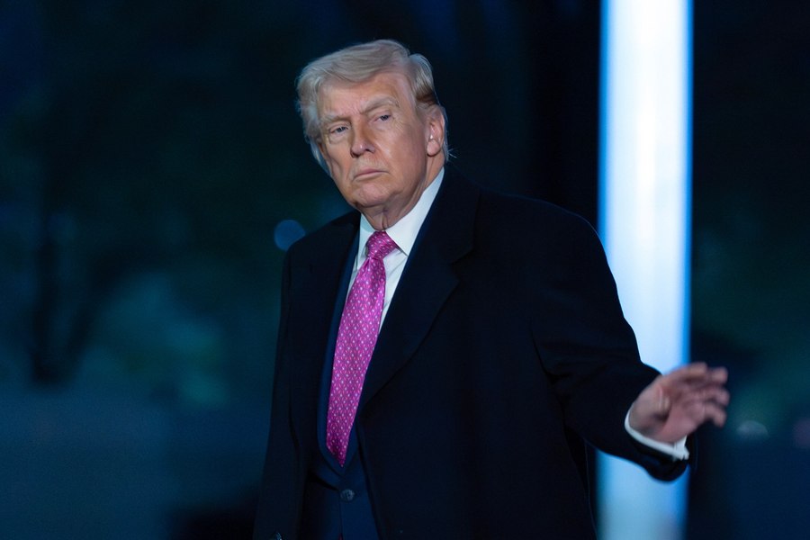 Donald Trump afirmă că firma de inteligență artificială Anthropic „își revine” și lasă deschisă posibilitatea unui acord cu Pentagonul