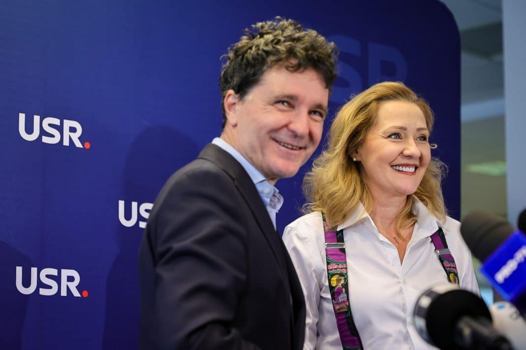 Elena Lasconi, prezentă la DIICOT pentru scandalul cu fotografiile false cu Nicușor Dan, Ponta și Coldea