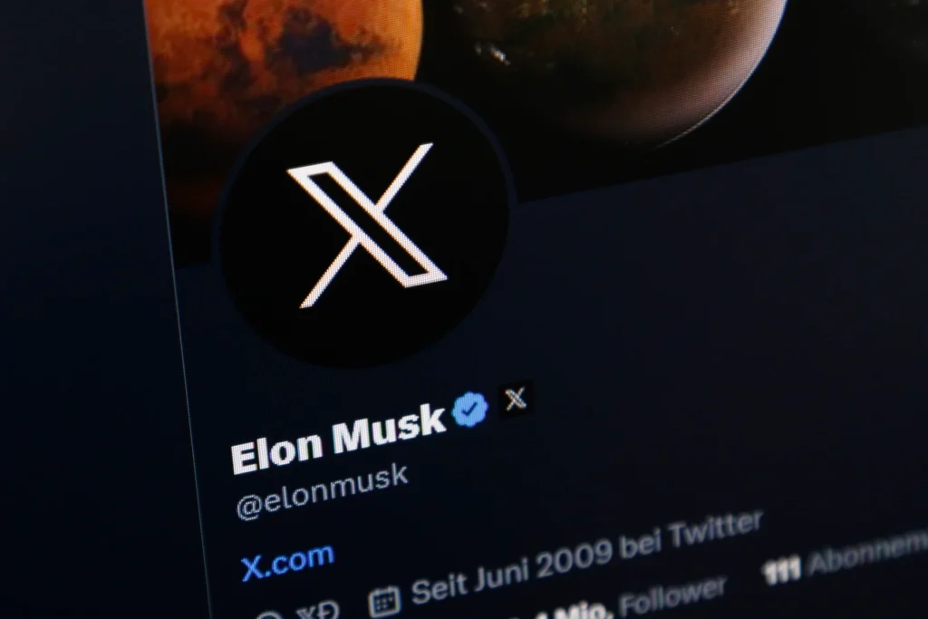 Elon Musk, convocat în Franța într-o anchetă privind conținut ilegal pe platforma X, inclusiv imagini cu abuzuri asupra minorilor și deepfake-uri