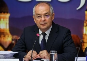Emil Boc, critic la adresa PSD: Spargerea coaliției guvernamentale pro-europene este „o greșeală istorică” cu consecințe grele pentru România pe termen scurt, mediu și lung