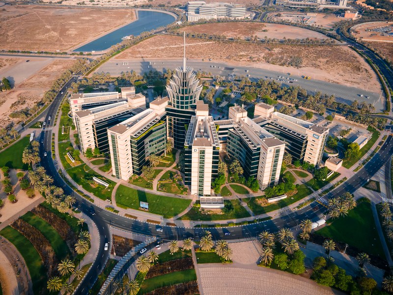 Emiratele Arabe Unite acuză că peste 90% dintre țintele lovite de Iran au fost clădiri locuite de oameni, nu baze militare