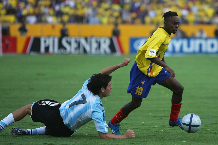 Fost internațional arestat după un jaf armat! Cristian Lara, implicat într-un scandal violent în Ecuador