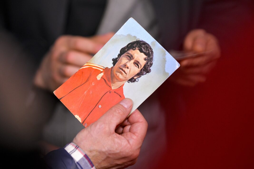 FOTOGALERIE / Expoziție spectaculoasă cu obiecte personale ale lui Mircea Lucescu la Muzeul Fotbalului