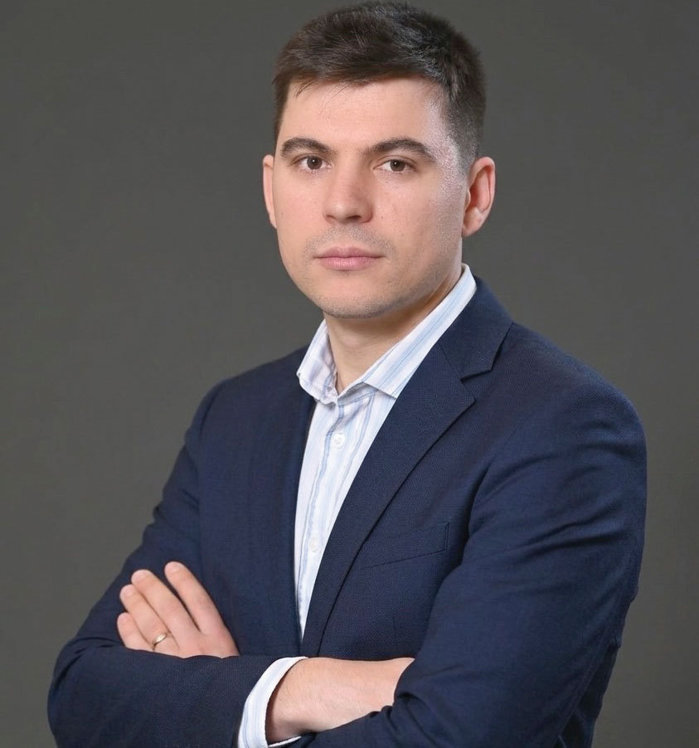 Gherasim Briceag, Deputy CEO, M247 Global: „Vedem un potenţial real ca România să se poziţioneze ca un hub strategic la nivel european pentru servicii de cloud, business continuity şi infrastructură digitală de tip AI sau IoT“. Compania a achiziţionat centrul de date din Braşov de la EUDC Cloud SRL şi îşi pregăteşte infrastructura din România pentru era AI