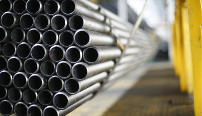 Grupul ucrainean Interpipe, controlat de miliardarul Victor Pinchuk, a finalizat achiziţia fabricii ArcelorMittal Tubular Products (AMTP) din Roman. CEO Interpipe: Fabrica din Roman este prima noastră platformă de producţie din Uniunea Europeană şi la nivel internaţional, marcând un pas istoric în dezvoltarea companiei