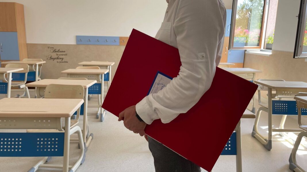 Guvernul a aprobat o ordonanţă ce permite organizarea concursurilor de ocupare a posturilor pentru profesori