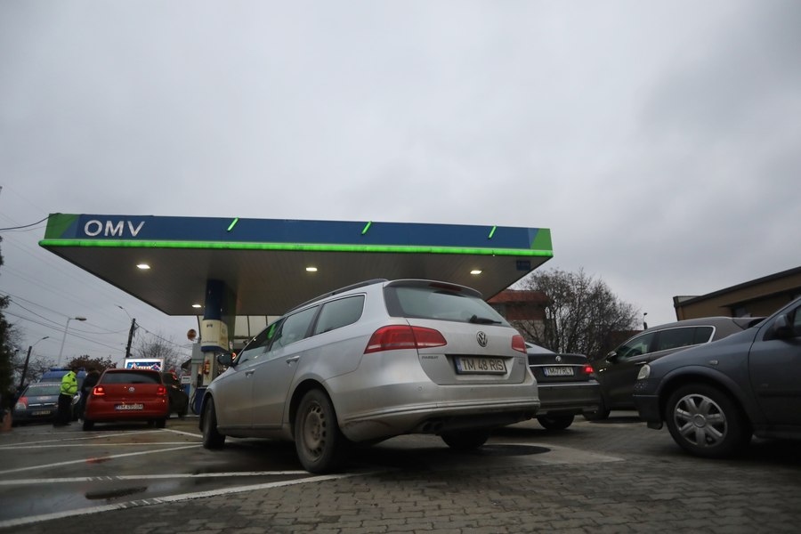 Guvernul intervine cu pipeta în criza carburanților. Expertă în energie: „Este un simulacru”