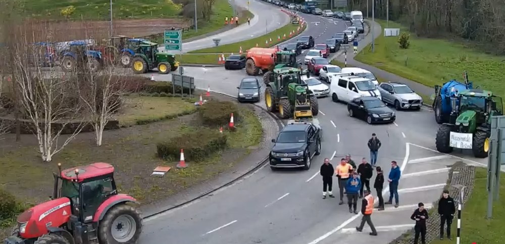 Haos în Irlanda. Manifestanții amenință că „blochează țara” din cauza scumpirii carburanților
