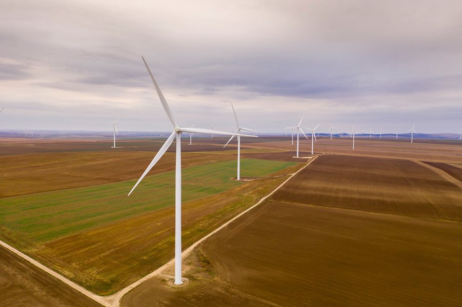 Ilie Bolojan anunță măsuri dure în energie: „Avem rețele blocate de proiecte speculative”. Garanțiile pentru investitori ar putea crește semnificativ