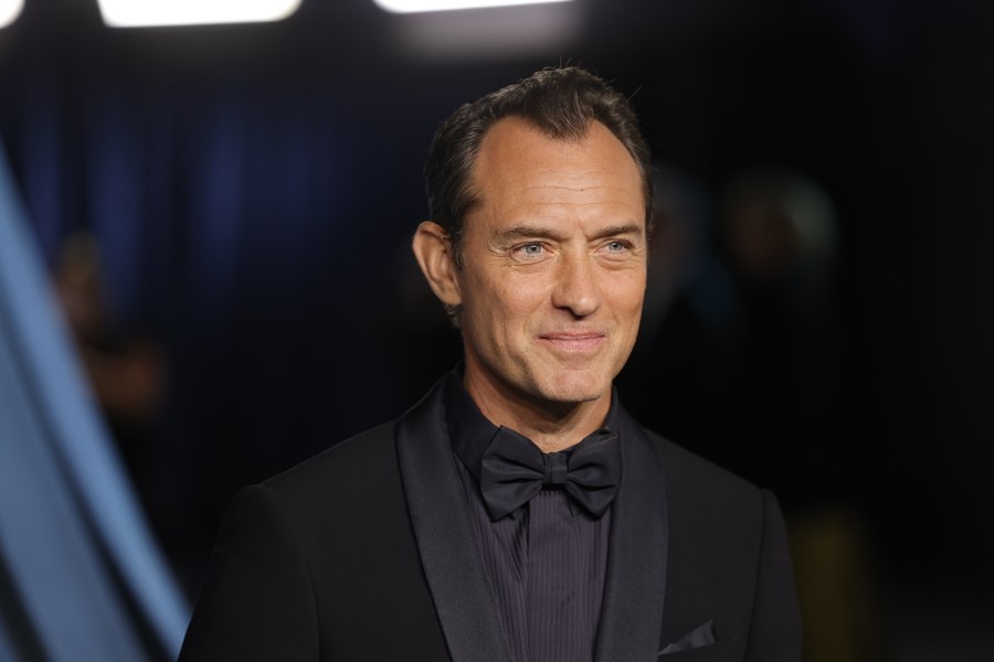 Imagini cu Jude Law în rolul lui Vladimir Putin în drama politică „Vrăjitorul de la Kremlin”