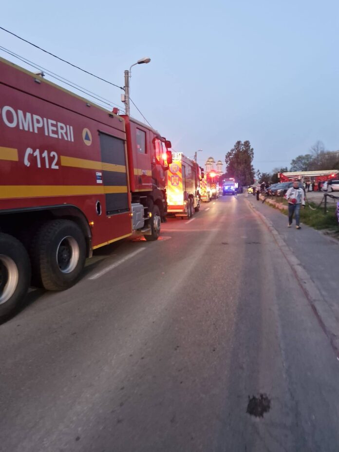 Incendiu bloc social Constanța: nouă persoane, între care și patru minori, internate la Spitalul Județean de Urgență