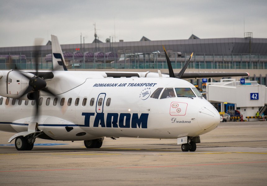 Incident la bordul unui avion TAROM: un pilot a avut nevoie de îngrijiri medicale după ce a zburat fără să fi dormit