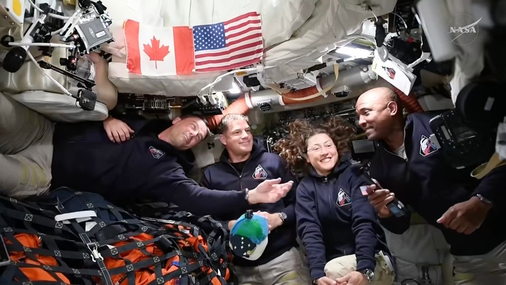 Înconjurul Lunii realizat de astronauții misiunii Artemis II va putea fi urmărit luni seară, pe Netflix