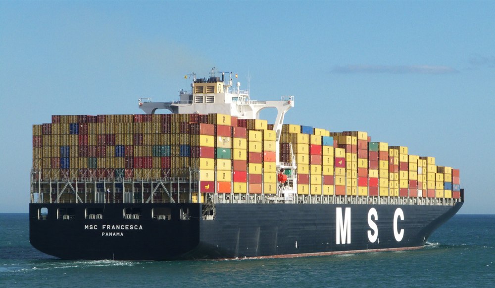 Iranul a capturat două nave în Strâmtoarea Ormuz, după ce Donald Trump a suspendat atacurile