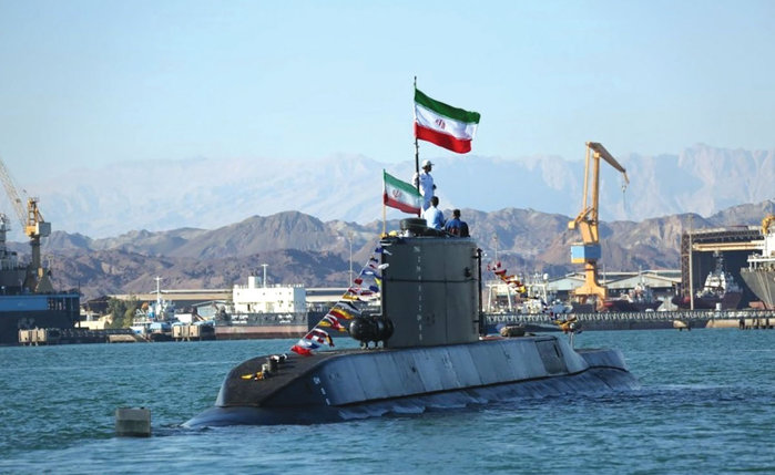 Iranul, trecut glorios, prezent în flăcări, viitor incert. Iranul poate construi submarine şi vapoare de război moderne, dar şi tancuri petroliere uriaşe. Puţină lume ştie că primul submarin al ţării a fost... american