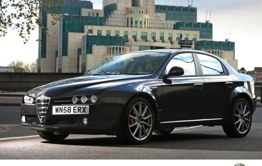 Italienii au destructurat banda „Alfa 159” / E o grupare de hoți români care a dat zeci de spargeri în magazinele de lux din Roma și Florența / Numele vine de la un model auto, folosit de hoți