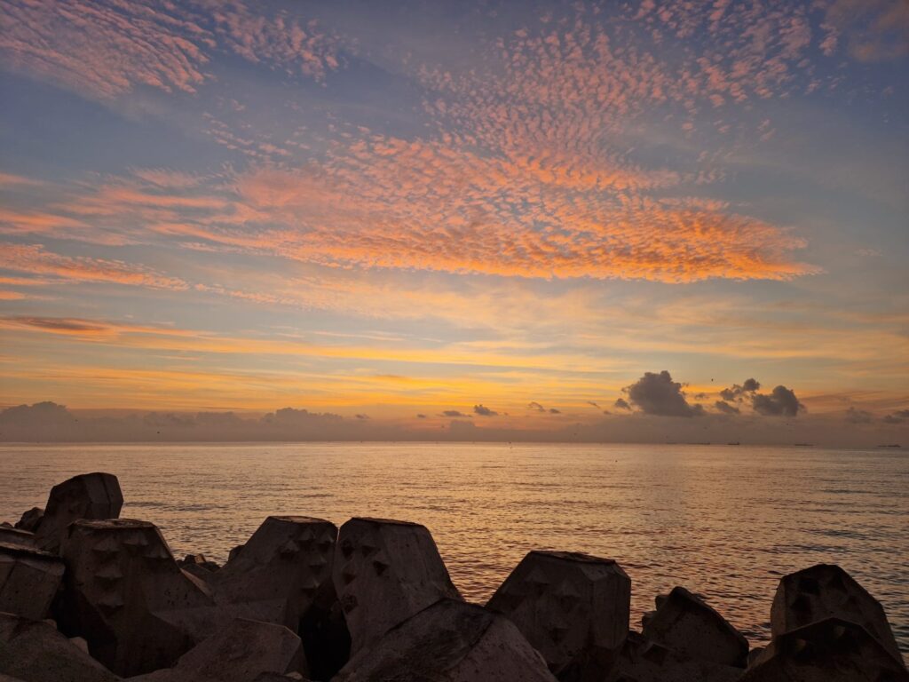 Îți plănuiești Paștele pe litoral last minute? Iată cât te poate costa mini-vacanța și ce activități ai la dispoziție