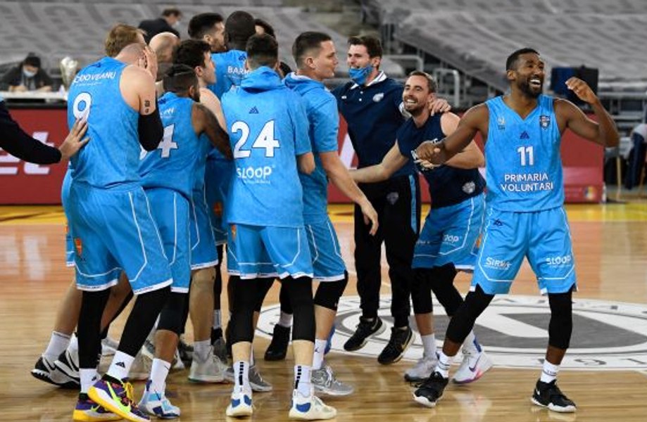 Legea anti-străini n-a trecut de CCR. Regula celor 40% români într-o echipă nu va fi aplicată