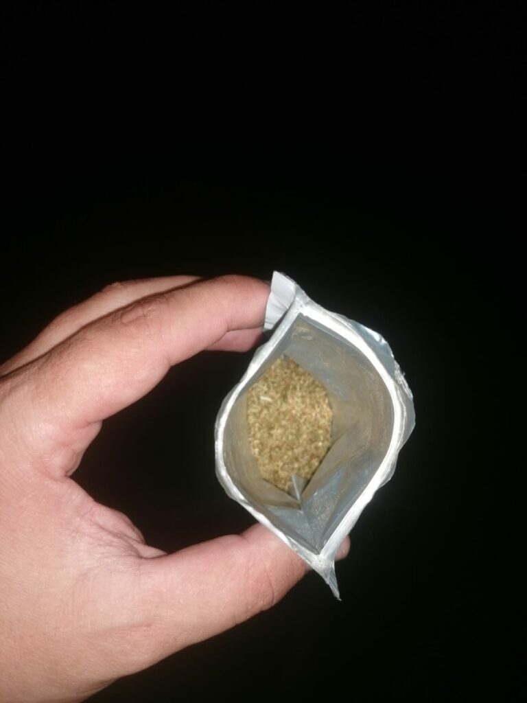 Limbaj codat folosit de dealerii de droguri în București și Ilfov / Doze de canabis vândute copiilor la prețuri de 20 și 50 de lei