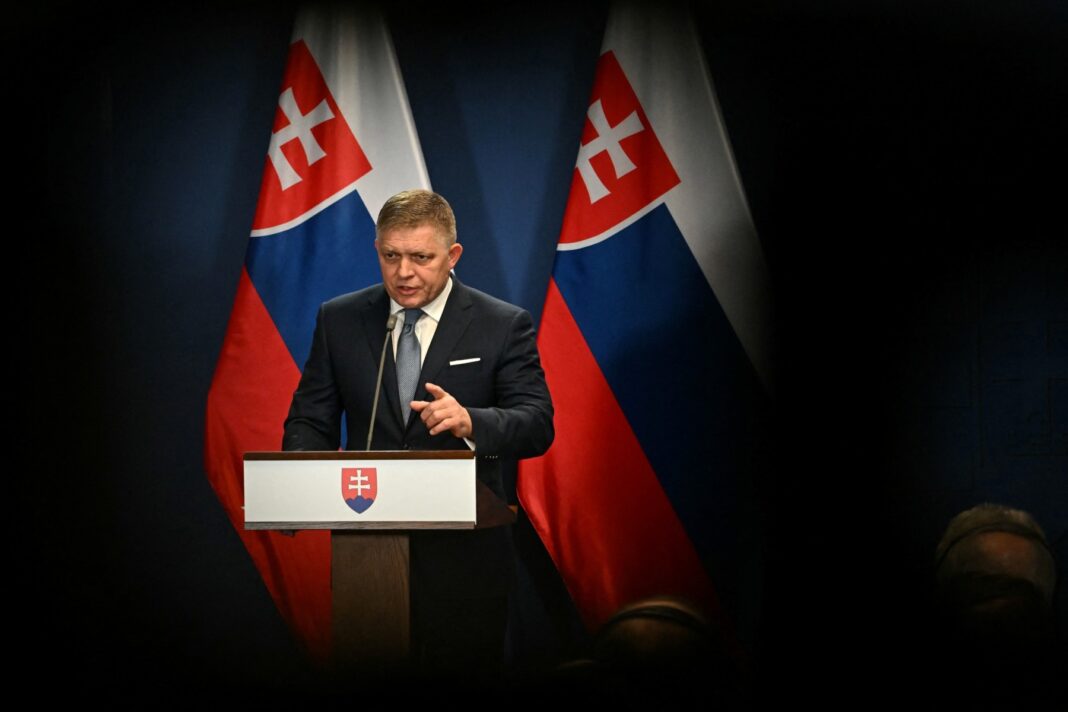 Lituania și Letonia îi interzic premierului slovac să zboare prin spațiul lor aerian către Moscova / Fico a anunțat că nu renunță la călătoria în Rusia și va găsi o rută alternativă