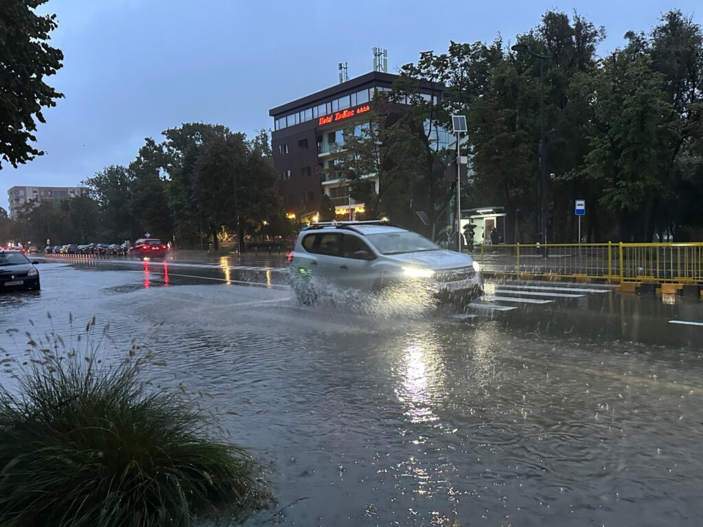 METEO Vremea se încălzeşte uşor la mijlocul lui aprilie / Ploile devin frecvente în a doua parte a intervalului