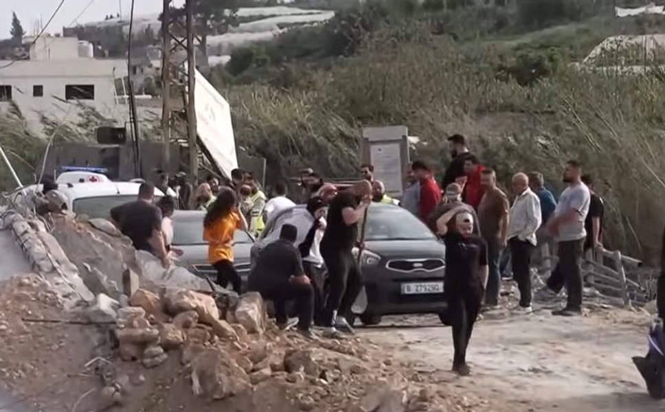 Mii de civili libanezi strămutați revin în sudul Libanului. Anunțul Israelului: ar putea fi din nou evacuați