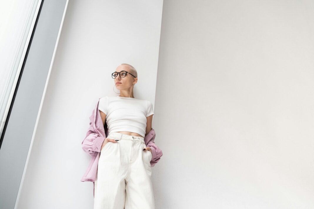 Minimalismul de vară 2026: cum devine „quiet luxury” noul standard al industriei